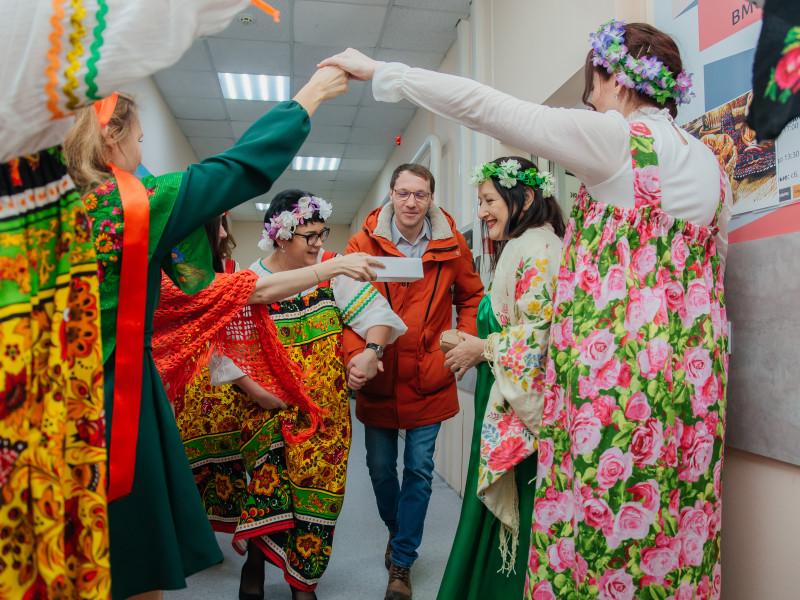 23 февраля и 8 марта